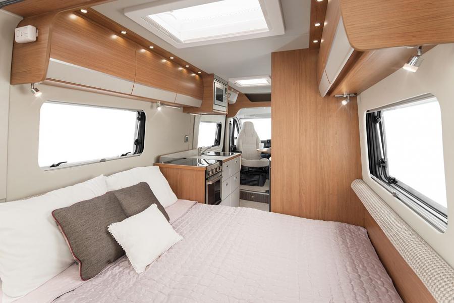 Интерьер Auto-Trail V-Line 605 SE 2015 года  (фото 5 из 6)